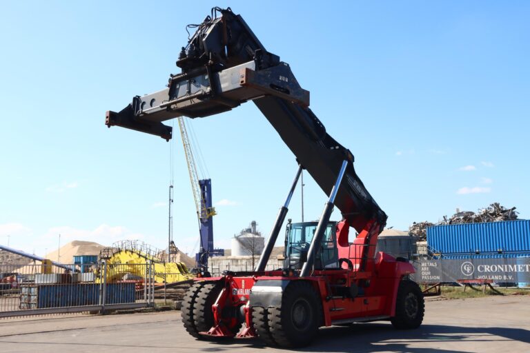 RS401<br>Kalmar DRG45065-S6X <br>Year: 2019<br>hours9320