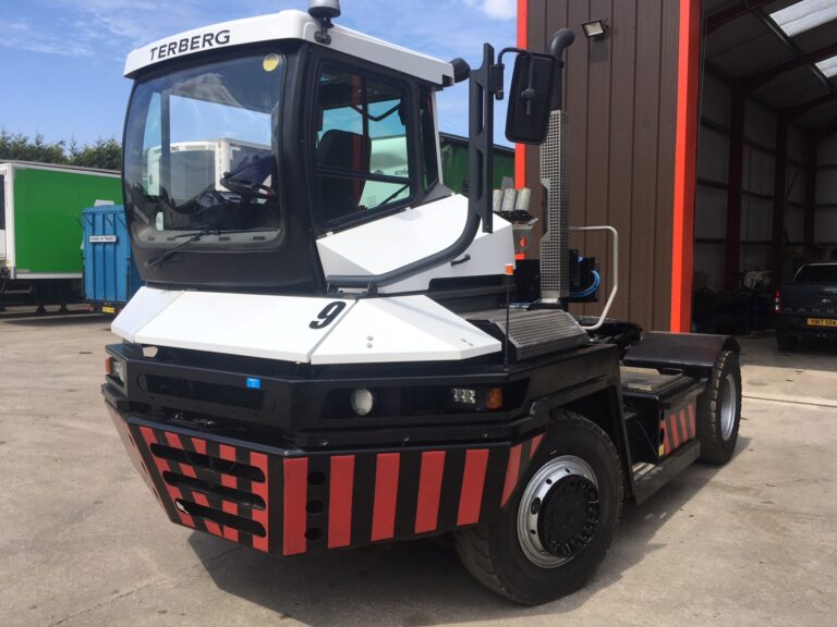 TRA400<br>Terberg RT223 4X4 (RHD)<br>Year: 2015-2018<br>Hours:5620-8145
