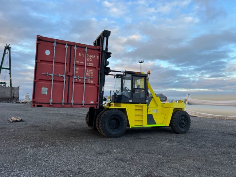 HDF300<br>Kalmar DCD280-12<br>Year: 2000<br>Hours:16200