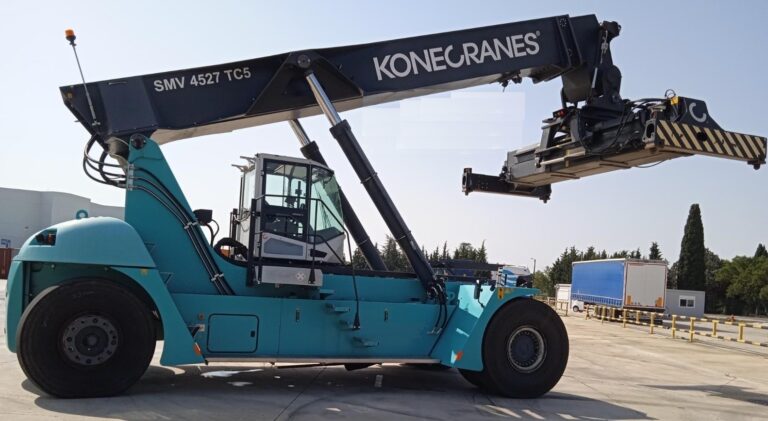 RS402<br>KONECRANE 4527 TB5 <br>Year: 2014<br>hours10200