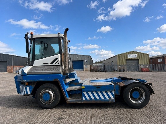 TRA402<br>Terberg RT223 <br>Year: 2017<br>Hours: 16980